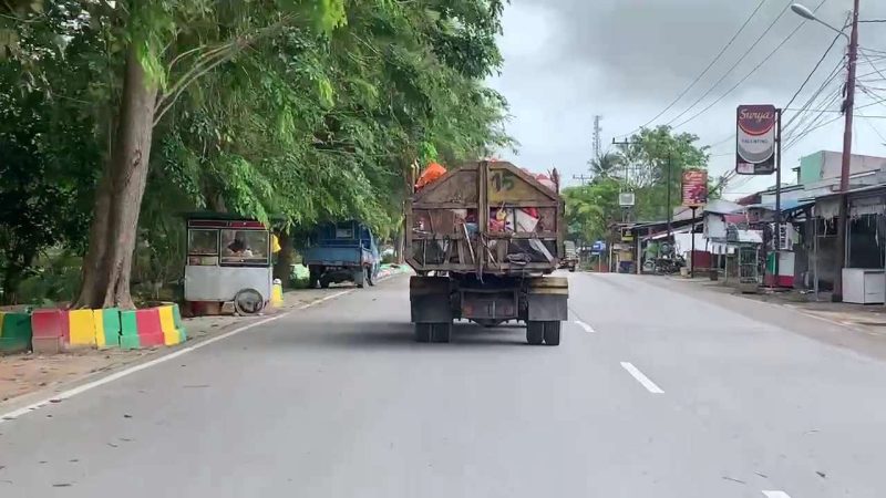 Salah satu Mobil Kontainer Sampah di wilayah Kabupaten Karimun. (foto : ricky/KepriHeadline.id)