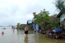 Banjir rob kepung rumah warga di Pamak Laut Kelurahan Pamak, Kecamatan Tebing. (Foto : rk/KepriHeadline.id)