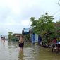 Banjir rob kepung rumah warga di Pamak Laut Kelurahan Pamak, Kecamatan Tebing. (Foto : rk/KepriHeadline.id)