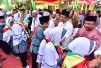 Pelepasan jamaah haji beberapa tahun lalu di Karimun. (Foto: Humas Pemkab Karimun)