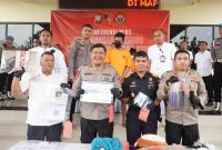 Kapolda Kepri pimpin Konferensi Pers pengungkapan kasus penerbitan sertifikat vaksin ilegal di wilayah Polda Kepri, Rabu (15/2/2023). Foto:Humas Polda Kepri