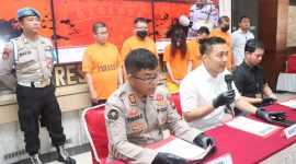 Kasat Reskrim Polresta Barelang memimpin Konferensi Pers Pengungkapan kasus tindak pidana perjudian jenis sie jie di Batam. (FOTO: Humas Polresta Barelang)