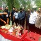 Kapolres Karimun memimpin pemusnahan 7,7 Kilogram Sabu asal Malaysia, hasil penindakan periode Desember 2022- Desember 2023. (FOTO: Kepriheadline.id)