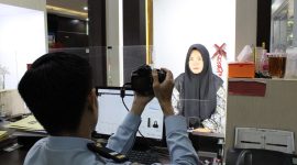 Layanan khusus pembuatan paspor haji kepada CJH Karimun oleh Kantor Imigrasi Kelas II Tanjungbalai Karimun. (Foto: Istimewa/kepriheadline.id)