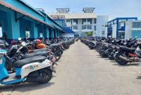 Kondisi parkir di Pelabuhan KPK Karimun. (Foto: Kepriheadline.id)