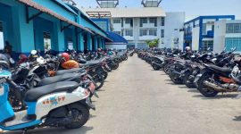 Kondisi parkir di Pelabuhan KPK Karimun. (Foto: Kepriheadline.id)