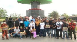 Aksi galang dana dilakukan sejumlah Ormas dan OKP di Kabupaten Karimun untuk korban bencana alam longsor di Serasan. (FOTO: IST/KEPRIHEADLINE.ID)