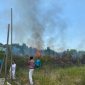 Dua hektar lahan kosong di belakang SMPN 2 Binaan Tebing terbakar, Kamis (16/3/2023). (Foto: istimewa)
