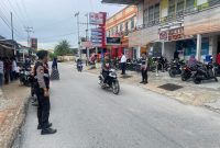 Personil Polres Karimun lakukan pengamanan di sejumlah titik wilayah Kabupaten Karimun. (Foto: Ist/Kepriheadline.id)