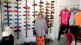 Pemilik Toko Sport di Kundur Sumarni, mampu bertahan saat gempuran Pandemi Covid-19, dengan memanfaatkan Program Kemitraan PT Timah. (Foto: Istimewa)