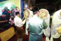 Bupati Karimun Aunur Rafiq dan Wakil Karimun Anwar Hasyim membuka pawai kendaraan hias tahun 2019 lalu. (Foto: Humas Pemkab Karimun)