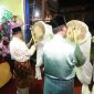 Bupati Karimun Aunur Rafiq dan Wakil Karimun Anwar Hasyim membuka pawai kendaraan hias tahun 2019 lalu. (Foto: Humas Pemkab Karimun)