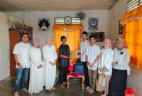 HIPMI Karimun serahkan bantuan santunan dan Al-Quran ke Ponpes Hidayatullah. (FOTO: Istimewa)