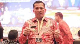 Bupati Kabupaten Kepulauan Meranti Muhammad Adil. (Foto: Tangkapan layar Instagram @Muhammad_Adil)
