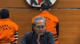 Wakil Ketua KPK Alexander Marwata dalam konferensi pers Dugaan Tindak Pidana Korupsi menyeret Bupati Meranti. (FOTO: Tangkapan Layar Siaran Langsung Konferensi Pers di Instagram @KPKRI)