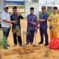 PT Timah Tbk Unit Produksi Kundur melakukan penanaman untuk Penghijauan bersama masyarakat dan camat Kundur Utara di area sekitar lapangan volly Pemuda Tanjung Berlian. (Foto: Humas PT Timah)