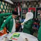 Penyematan Seragam PKB ke Mantan Ketua Bawaslu Karimun Nurhidayat, tanda resminya Ia bergabung di Keluarga Besar PKB. (Foto: Kepriheadline.id)