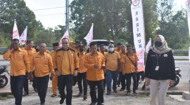 Partai Hanura dipimpin Ady Hermawan mendaftarkan Bakal Calon Legislatif ke KPU Kabupaten Karimun. (Foto: Humas KPU)