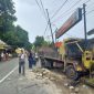 Truk muatan batako hantam tembok samping Foodpedia. (Foto: Kepriheadline.id)