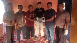 Paket diduga Heroin temuan masyarakat nelayan di Anambas, diserahkan ke Polsek Jemaja. (Foto: Istimewa)