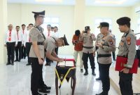 Kapolres Karimun AKBP Ryky W Muharam pimpin serah terima jabatan Kasat Lantas Polres Karimun. (Foto: Humas Polres Karimun)