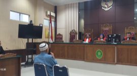 Mantan Kades Parit Basri jalani sidang perdana di Pengadilan Tipidkor Tanjungpinang. (Foto: kepriheadline.id)