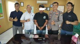 Polsek Kundur Polres Karimun mengamankan pelaku ES (31) usai diringkus saat mengedarkan narkotika jenis sabu. (Foto: Istimewa untuk Kepriheadline.id)