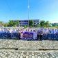 Personel Satlantas Polres Karimun melakukan sosialisasi keselamatan berlalu lintas di SMK Vidya Sasana Karimun. (Foto: Istimewa)
