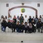 Foto bersama Dandim 0317/Tbk Letkol Inf Budianto Damanik bersama Atlet Dojo Laksana saat pelepasan keberangkatan para atlet ke Kejurda Forki Provinsi Kepri. (Foto: Istimewa)