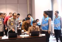 Kepolisian RI (POLRI) membentuk posko monitoring untuk memantau langsung seleksi penerimaan Polri secara online. (Foto: Istimewa)
