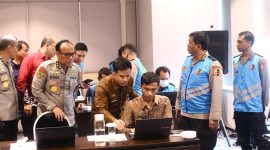 Kepolisian RI (POLRI) membentuk posko monitoring untuk memantau langsung seleksi penerimaan Polri secara online. (Foto: Istimewa)