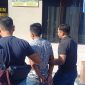 Tersangka Supianto digiring Satreskrim Polres Karimun menuju ruang pemeriksaan, Sabtu (10/6/2023). (Foto: Kepriheadline.id)