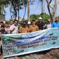 PT Timah bersama camat Kundur Barat dan Kepala Desa Sawang Laut melakukan pelepasan bibit siput bersama kelompok nelayan Batu Tuan. Foto: Istimewa