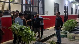 Rutan Kelas II Tanjungbalai Karimun melakukan pemeriksaan rutin terhadap blok ruang tahanan, Rabu (31/5/2023) malam. (Foto: cr1/Kepriheadline.id)