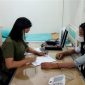 Dewi Padillah salah satu calon penerima beasiswa PT Timah saat mengikuti medical cek up di RSBT Karimun. (Foto: Humas Timah)