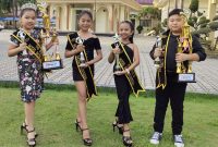 Empat model cilik perwakilan Kabupaten Karimun berhasil meraih prestasi di Festival Model Batik Indonesia 2023 di Jakarta. Foto: istimewa