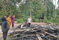 Kondisi rumah Wahid yang ludes terbakar, Senin (31/7/2023). Foto: Istimewa