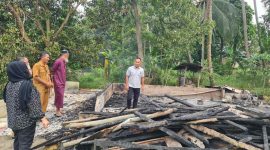 Kondisi rumah Wahid yang ludes terbakar, Senin (31/7/2023). Foto: Istimewa