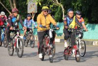 Bupati Karimun dalam event bersepeda di Karimun beberapa waktu lalu. Foto: Dokumen