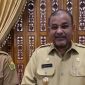 Bupati Karimun Aunur Rafiq didampingi Kadis Kesehatan Karimun ditemui usai mempresentasikan Program Pandu Bidan Selamat ke Menpan RB. Foto: Istimewa