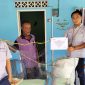 Perwakilan PT Timah serahkan bantuan alat tangkap kepada KUB Kelurahan Sawang. Foto: Istimewa