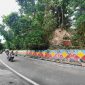 Kondisi Tebing Jalan Teuku Umar yang mengancam keselamatan pengendara. Foto: Istimewa