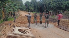 Proses pembuatan gorong-gorong program TMMD ke-117. Foto: Satgas TMMD