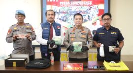 Kapolres Karimun AKBP Ryky Widya Muharam Pimpin Press Conference pengungkapan kasus narkotika di Karimun. Foto: Istimewa