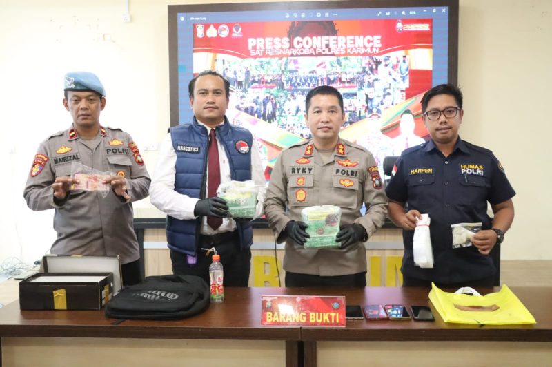 Kapolres Karimun AKBP Ryky Widya Muharam Pimpin Press Conference pengungkapan kasus narkotika di Karimun. Foto: Istimewa