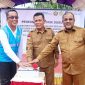 Gubernur Kepri Ansar Ahmad meresmikan masuknya listrik di Dusun Parit Syukur dan Desa Sawang Laut. Foto: Humas Pemprov