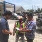 Personil Polres Karimu menindak Juru Parkir Liar yang beroperasi di wilayah Kelurahan Teluk Uma. Foto; Istimewa