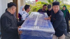 Proses pemulangan Jenazah Rudi yang dilakukan Tim Relawan Aneng. Foto: istimewa
