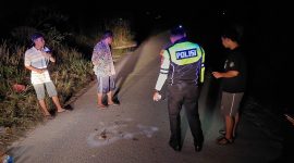 Polisi melakukan olah TKP terhadap kecelakaan lalu lintas di kawasan Guntung Punak. Foto: dokumen polisi