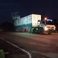Proses pengangkutan 10 Unit mesin Pembamgkit dari Pelabuhan ke PLTD Bukit Carok. Foto: istimewa